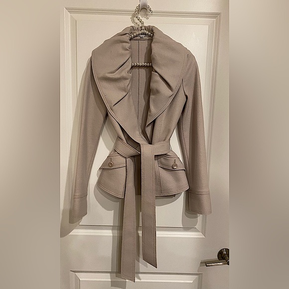 Naracamicie Jackets & Blazers - This is a beautiful little jacket that very versatile and chic! Wool and angora